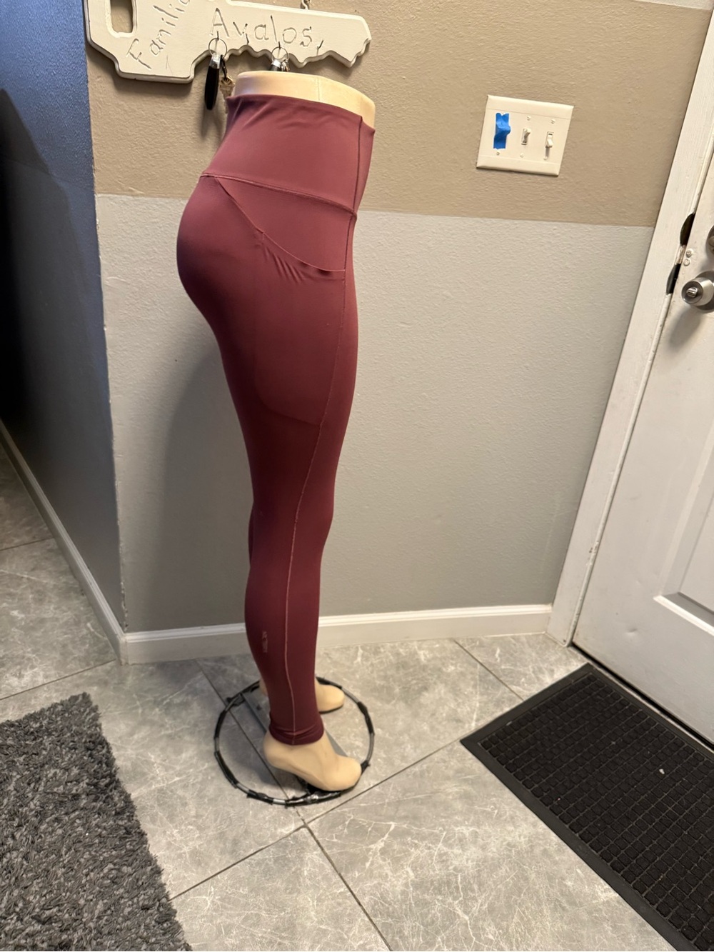 arcteryx High-Waist Women’s Leggings - Mauve - Picture 2 of 8